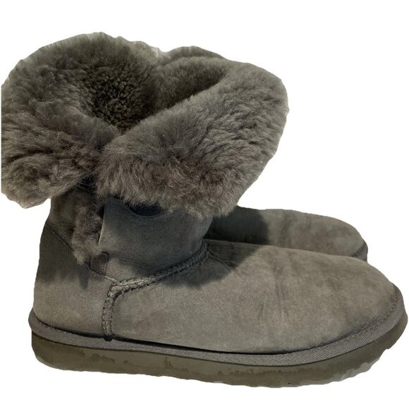 UGG Bailey Fur Lined Boots Womens Size 9 Gray Suede Shearling Button Short READ - Picture 1 of 11